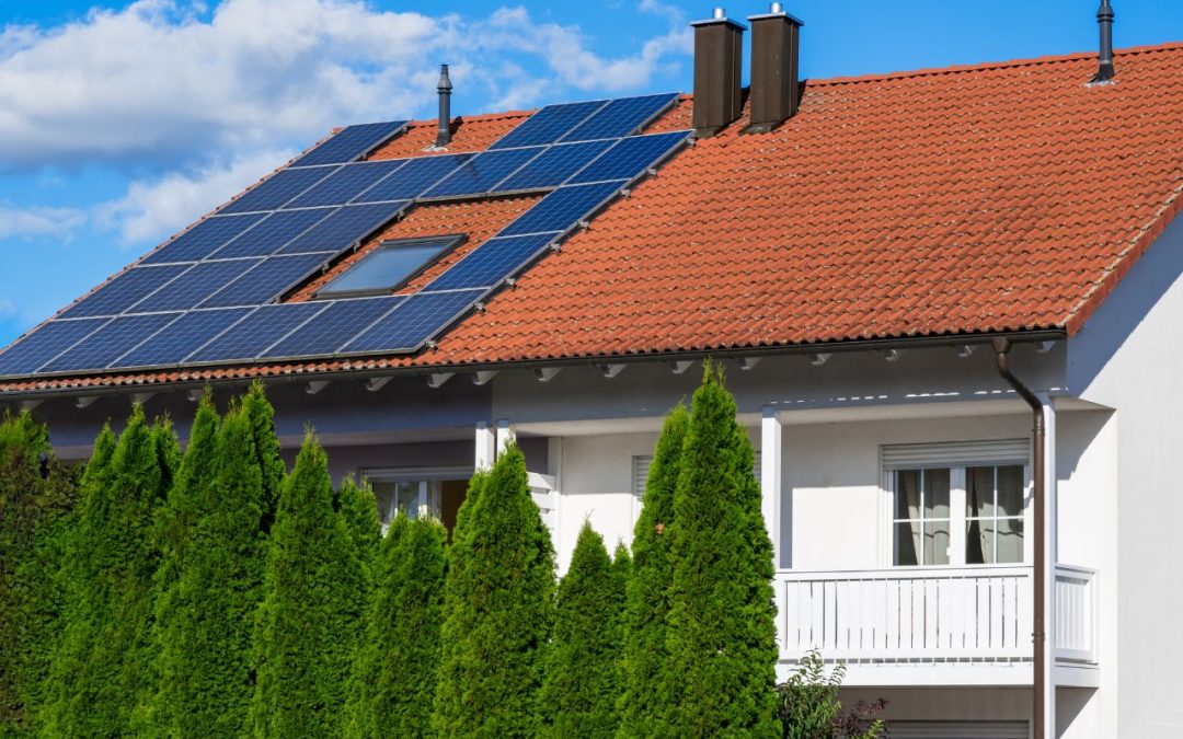 ¿Tu sistema fotovoltaico se queda corto? ¡Descubre como ampliarlo!